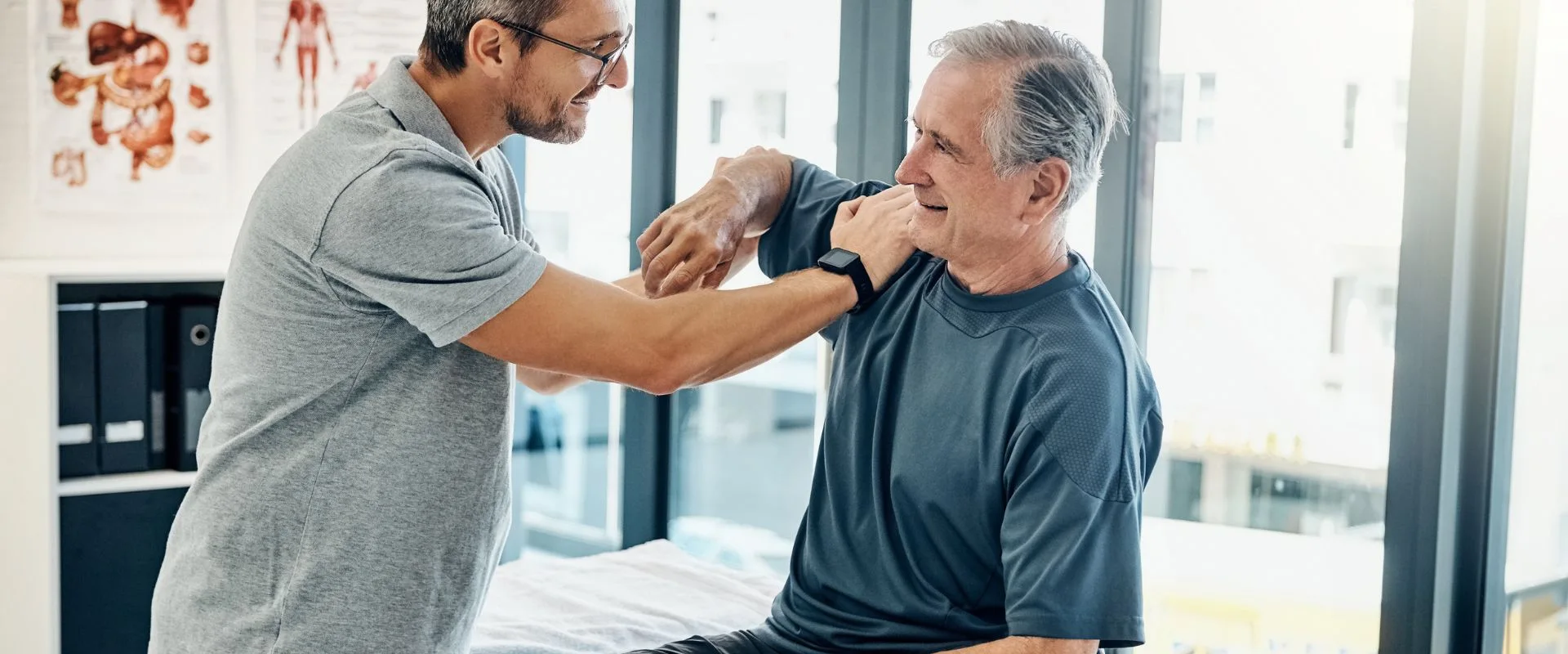 Ejercicios seguros durante la recuperación del hombro